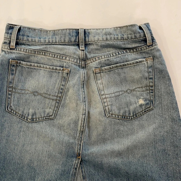 Lucky Brand Women’s Denim Mini Skirt Light Wash Distressed Size 4 / 27 - Picture 9 of 13